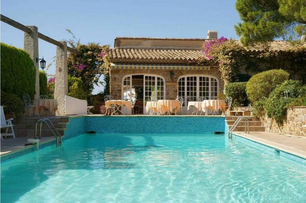 L' Escapade Hotel & Restaurant Le Pradet Luaran gambar